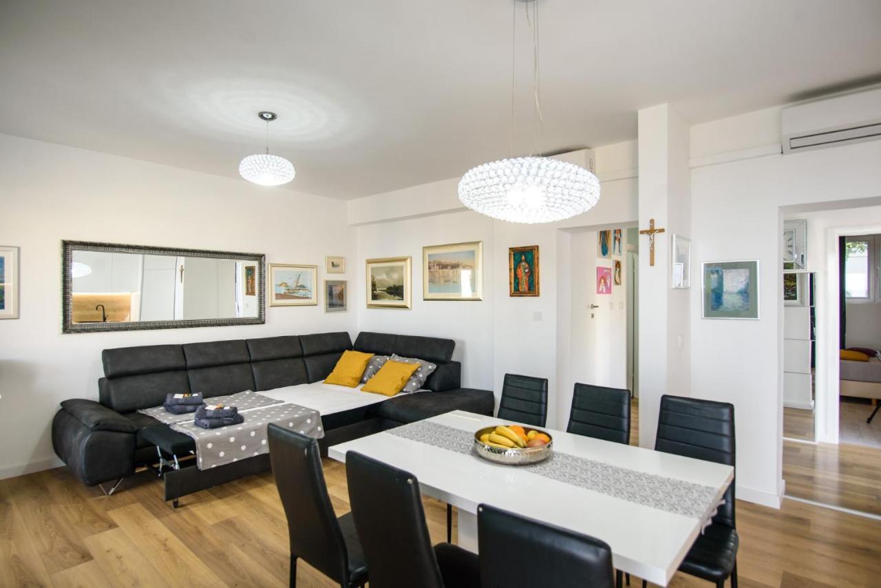 Aurora Seaview Apartment 믈리니 외부 사진