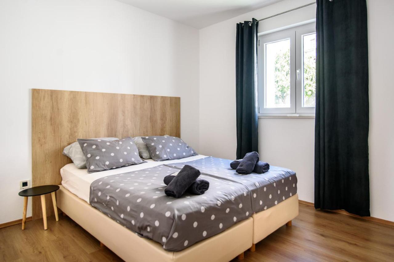 Aurora Seaview Apartment 믈리니 외부 사진