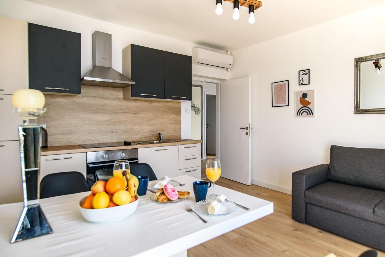 Aurora Seaview Apartment 믈리니 외부 사진