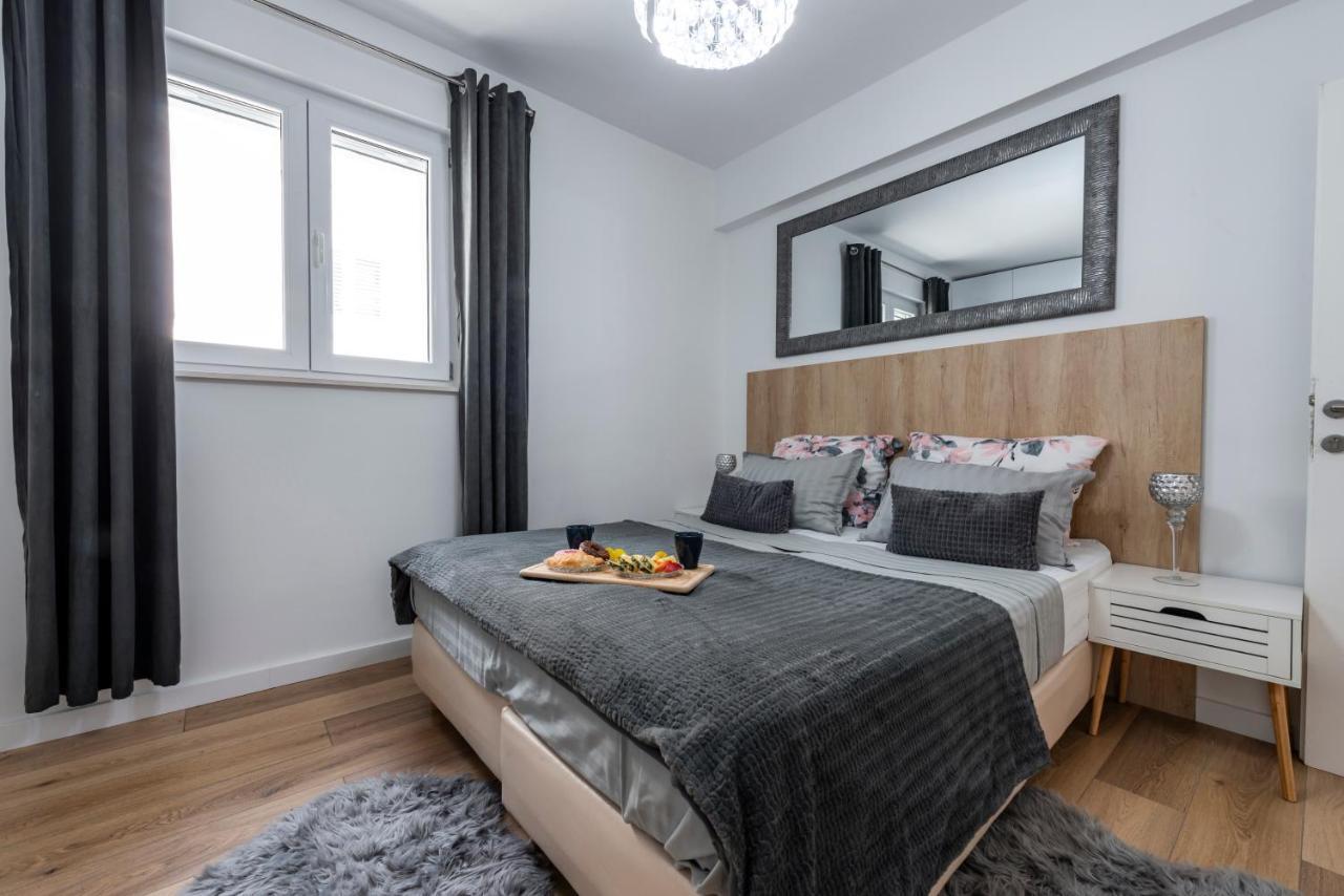 Aurora Seaview Apartment 믈리니 외부 사진