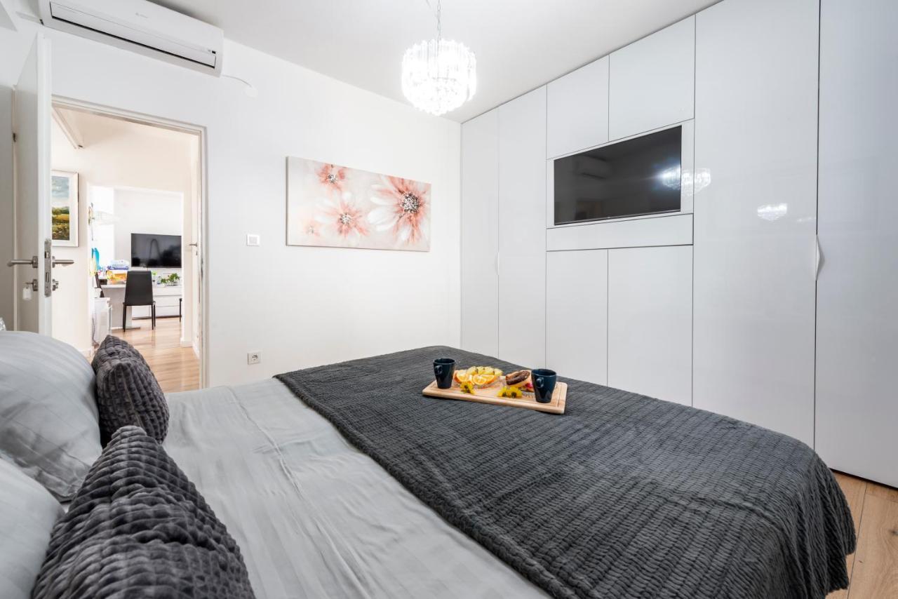 Aurora Seaview Apartment 믈리니 외부 사진